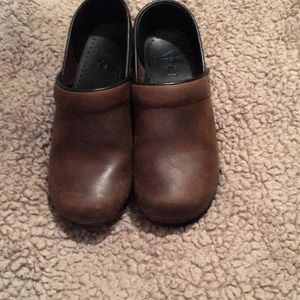 Dansko brown clogs